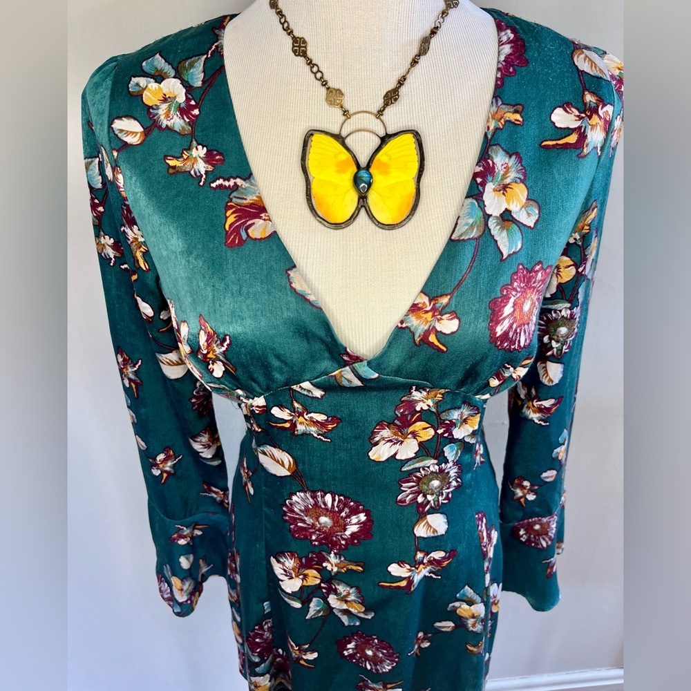 Floral Green Long Sleeve Dress - Picture 2 of 10